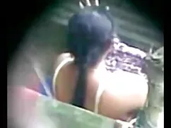 স্বর্ণকেশী, সুন্দরী  ...