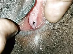 আফ্রিকায় নারী, মুখে ...