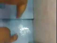 এক মহিলা বহু ইংলিশ স ...