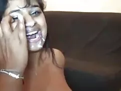 দ্বৈত মেয়ে ও এক ইংল ...
