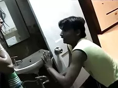 বাস্তবতা বাড়ীতে তৈর ...