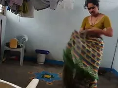 মেয়ে সমকামী ইংলিশ স ...