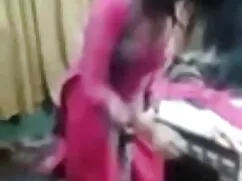 স্বর্ণকেশী নকল বাঁড় ...