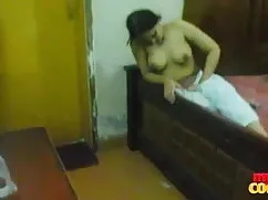 বড় সুন্দরী মহিলা ইং ...