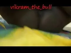 দ্বৈত মেয়ে ও এক ইংল ...